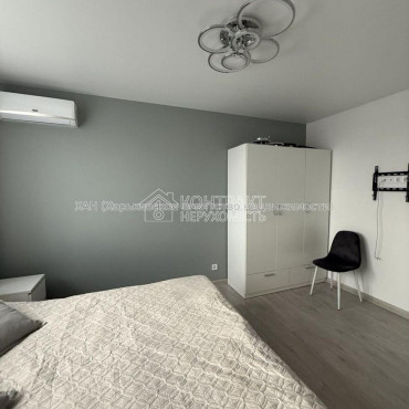 Продам квартиру, Амосова ул. , 13 , 4  ком., 71 м², евроремонт 