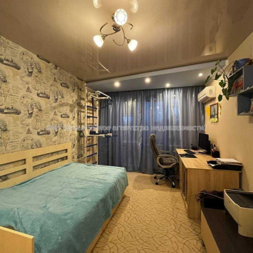 Продам квартиру, Гвардейцев Широнинцев ул. , 59 , 3 кім., 65 м², капитальный ремонт 