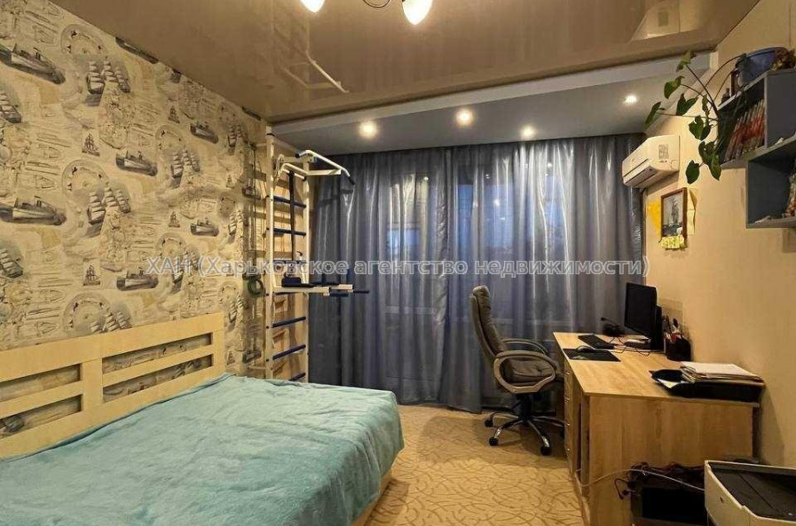 Продам квартиру, Гвардейцев Широнинцев ул. , 59 , 3 кім., 65 м², капитальный ремонт 