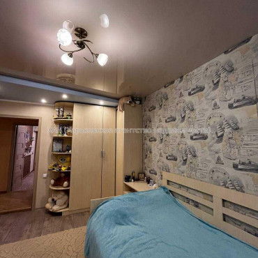 Продам квартиру, Гвардейцев Широнинцев ул. , 59 , 3 кім., 65 м², капитальный ремонт 