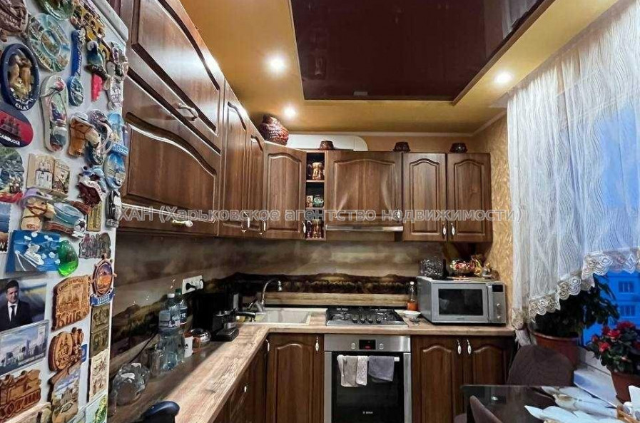 Продам квартиру, Гвардейцев Широнинцев ул. , 59 , 3 кім., 65 м², капитальный ремонт 