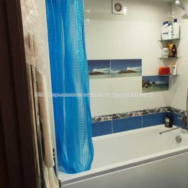 Продам квартиру, Гвардейцев Широнинцев ул. , 59 , 3 кім., 65 м², капитальный ремонт 