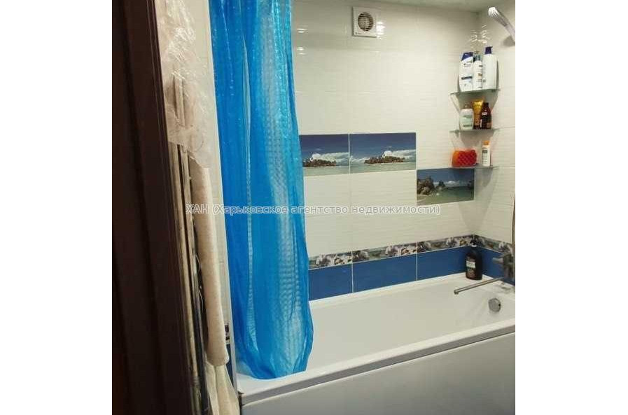 Продам квартиру, Гвардейцев Широнинцев ул. , 59 , 3 кім., 65 м², капитальный ремонт 