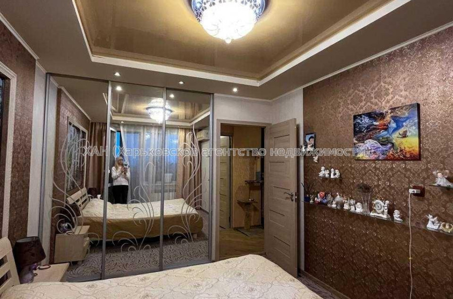 Продам квартиру, Гвардейцев Широнинцев ул. , 59 , 3 кім., 65 м², капитальный ремонт 