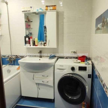 Продам квартиру, Гвардейцев Широнинцев ул. , 59 , 3 кім., 65 м², капитальный ремонт 