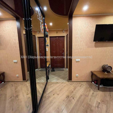 Продам квартиру, Гвардейцев Широнинцев ул. , 59 , 3 кім., 65 м², капитальный ремонт 