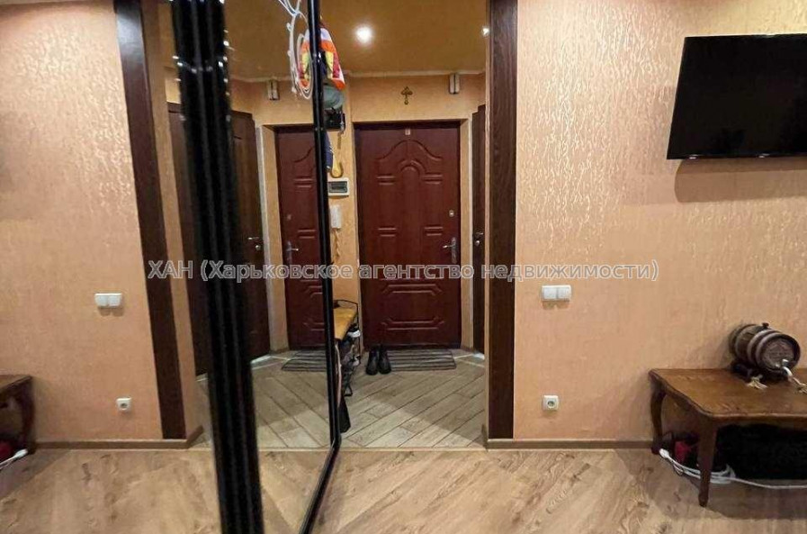 Продам квартиру, Гвардейцев Широнинцев ул. , 59 , 3 кім., 65 м², капитальный ремонт 