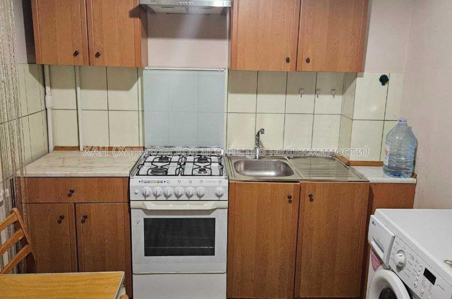 Продам квартиру, Академика Павлова ул. , 1  ком., 32.90 м², капитальный ремонт 