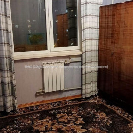 Продам квартиру, Ахсарова Энвера ул. , 2 кім., 46 м², частичный ремонт