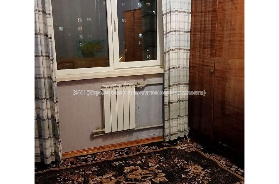 Продам квартиру, Ахсарова Энвера ул. , 2 кім., 46 м², частичный ремонт 