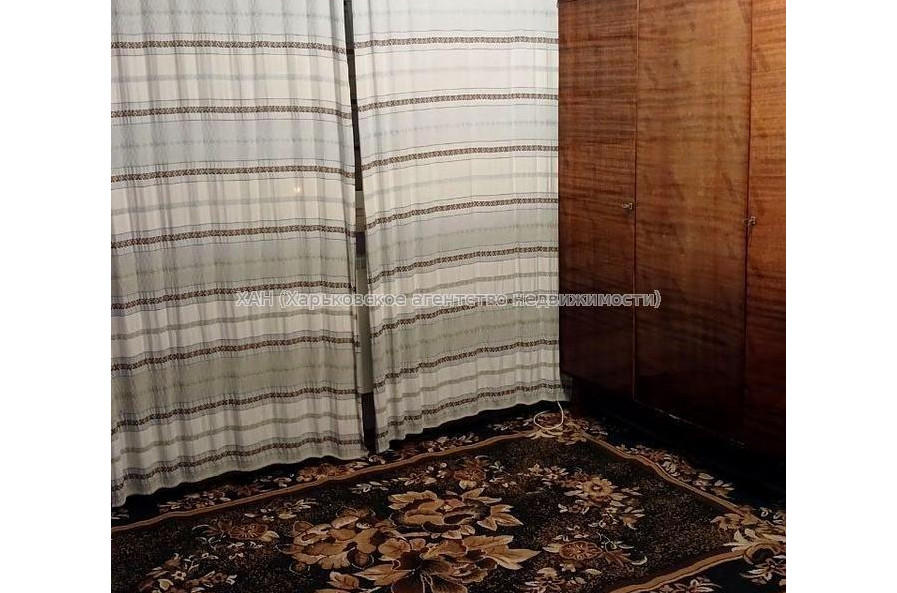 Продам квартиру, Ахсарова Энвера ул. , 2 кім., 46 м², частичный ремонт 