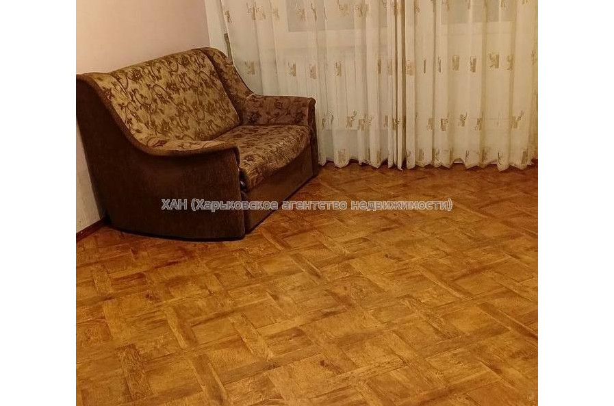 Продам квартиру, Ахсарова Энвера ул. , 2 кім., 46 м², частичный ремонт 