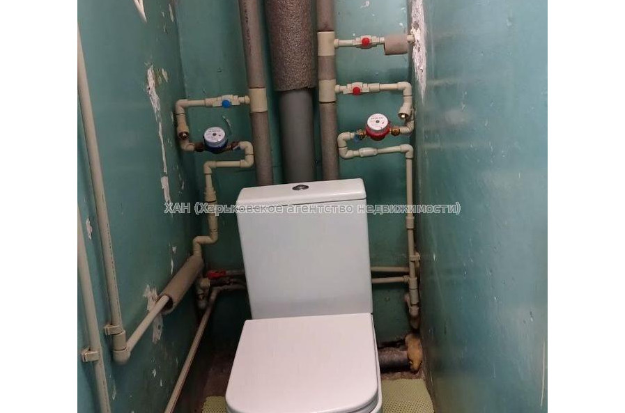 Продам квартиру, Ахсарова Энвера ул. , 2 кім., 46 м², частичный ремонт 