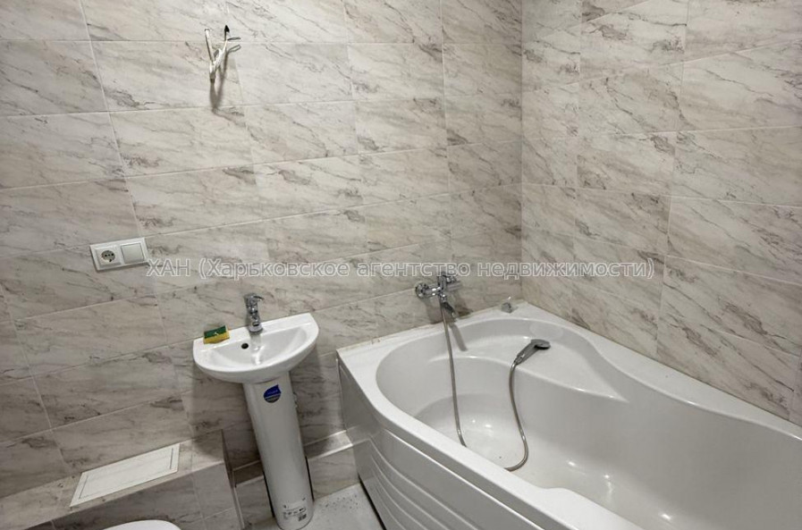 Продам квартиру, Юбилейный просп. , 72 , 2 кім., 66 м², евроремонт 