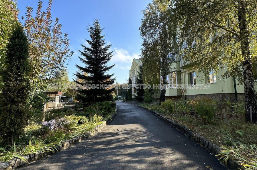 Продам квартиру, Юбилейный просп. , 72 , 2 кім., 66 м², евроремонт 