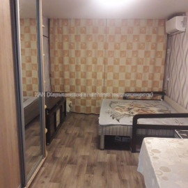 Продам квартиру, Ощепкова Андрея ул. , 1  ком., 18 м², косметический ремонт