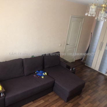 Продам квартиру, Дзюбы просп. , 1 кім., 32 м², косметический ремонт 