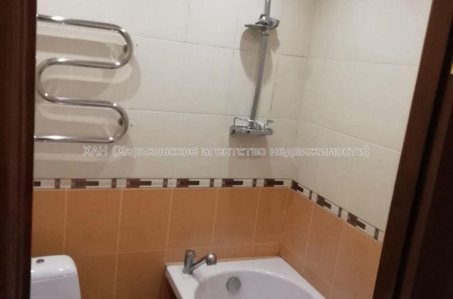 Продам квартиру, Светлая ул. , 1  ком., 32 м², капитальный ремонт 