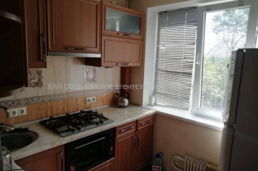 Продам квартиру, Светлая ул. , 1  ком., 32 м², капитальный ремонт 