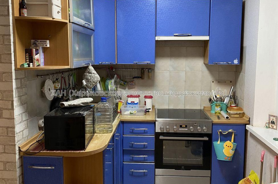 Продам квартиру, Победы просп. , 4  ком., 90 м², косметический ремонт 