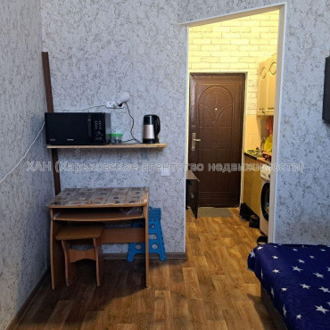 Продам квартиру, Золочевская ул. , 1  ком., 14 м², капитальный ремонт 