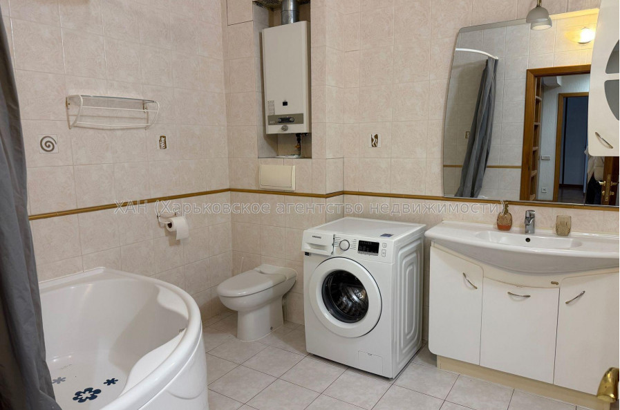 Продам квартиру, Евгения Енина ул. , 2 кім., 63 м², капитальный ремонт 