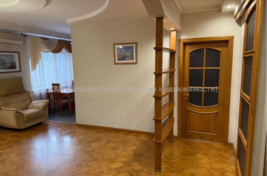 Продам квартиру, Евгения Енина ул. , 2 кім., 63 м², капитальный ремонт 