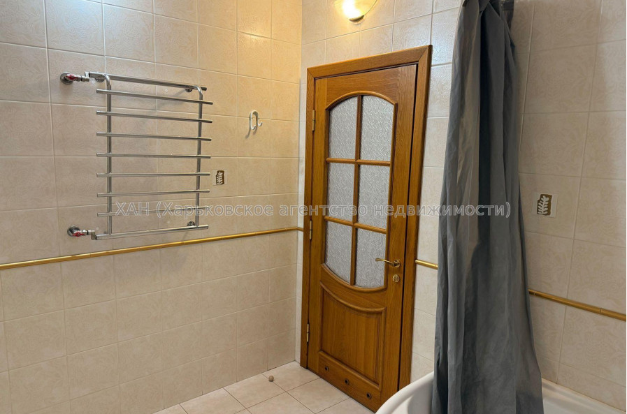 Продам квартиру, Евгения Енина ул. , 2 кім., 63 м², капитальный ремонт 