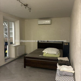 Продам квартиру, Залесская ул. , 2 кім., 53.60 м², евроремонт