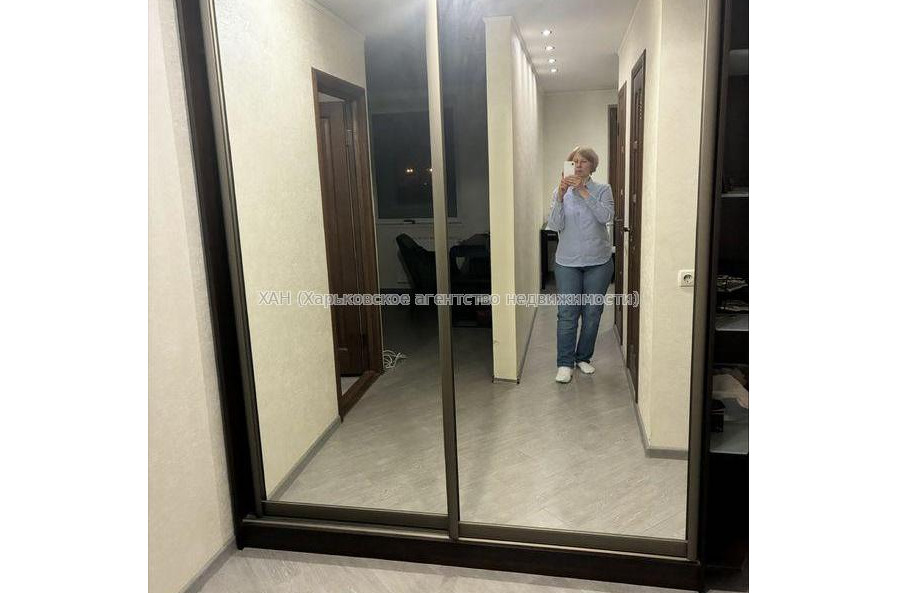 Продам квартиру, Залесская ул. , 2 кім., 53.60 м², евроремонт 