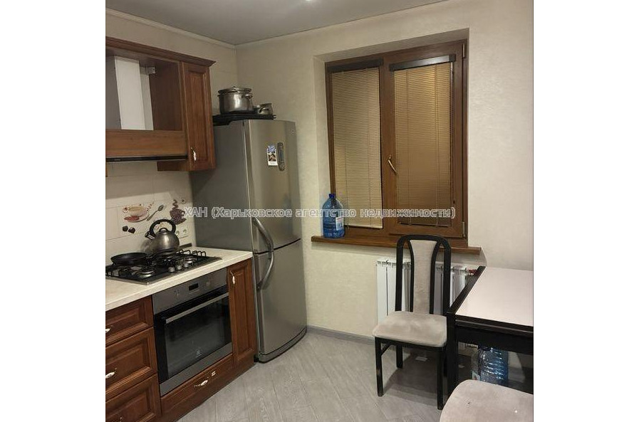 Продам квартиру, Залесская ул. , 2 кім., 53.60 м², евроремонт 