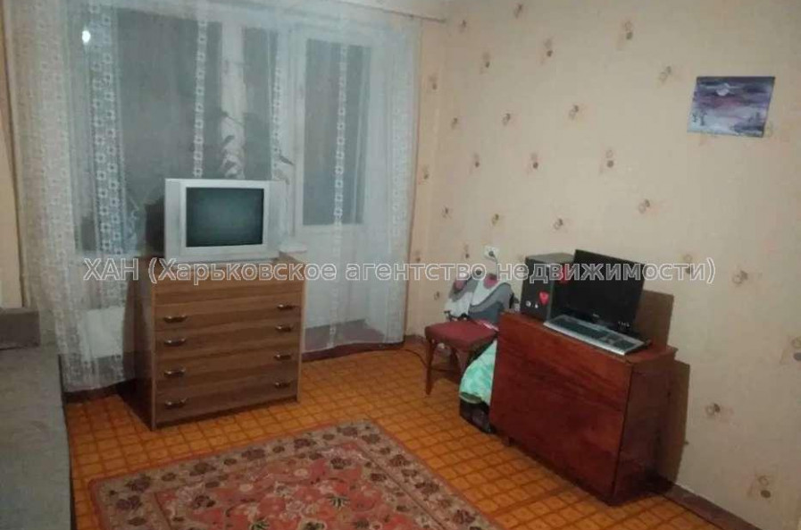 Продам квартиру, Роганская ул. , 1  ком., 32 м², косметический ремонт 