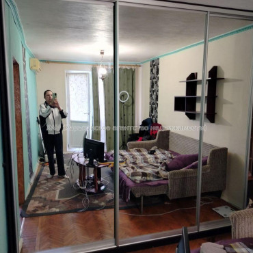 Продам квартиру, Деревянко ул. , 1  ком., 31 м², косметический ремонт 