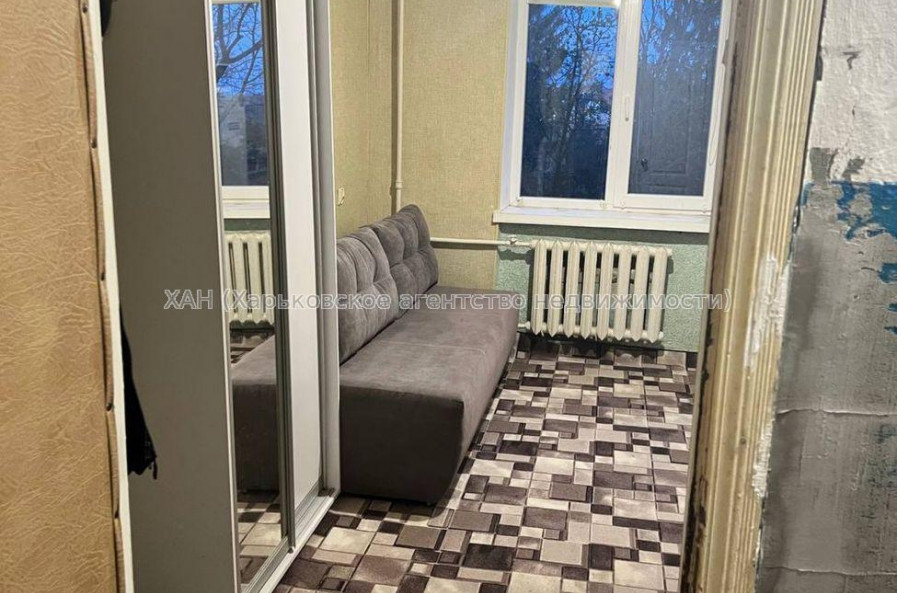 Продам квартиру, 23 Августа ул. , 1 кім., 12.50 м², косметический ремонт 