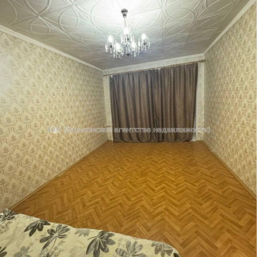 Продам квартиру, Метростроителей ул. , 1 кім., 38 м², советский ремонт 