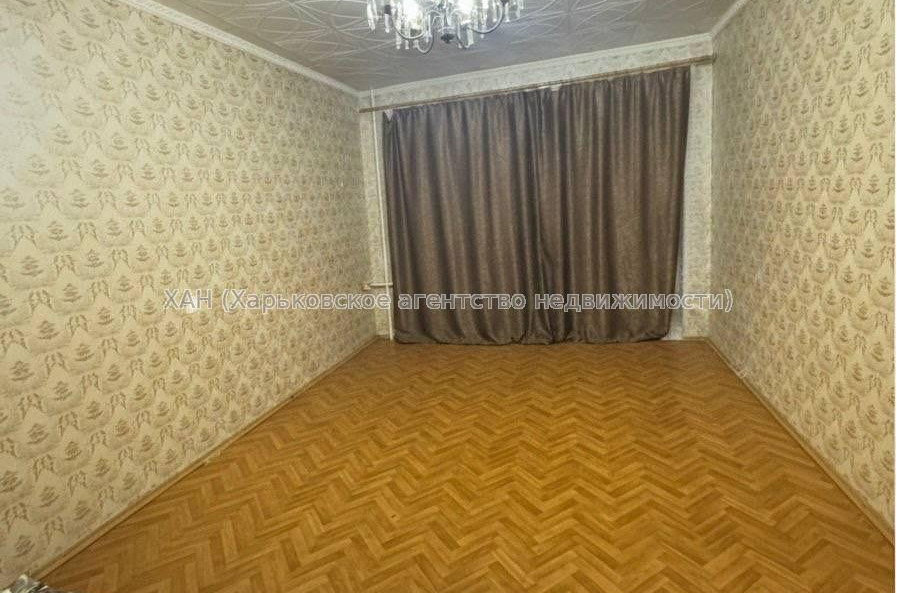 Продам квартиру, Метростроителей ул. , 1 кім., 38 м², советский ремонт 