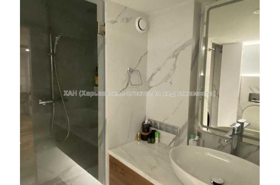 Продам квартиру, Переяславская ул. , 1 кім., 55 м², авторский дизайн 