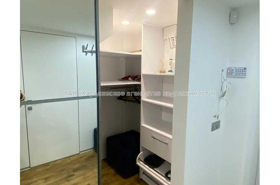 Продам квартиру, Переяславская ул. , 1 кім., 55 м², авторский дизайн 