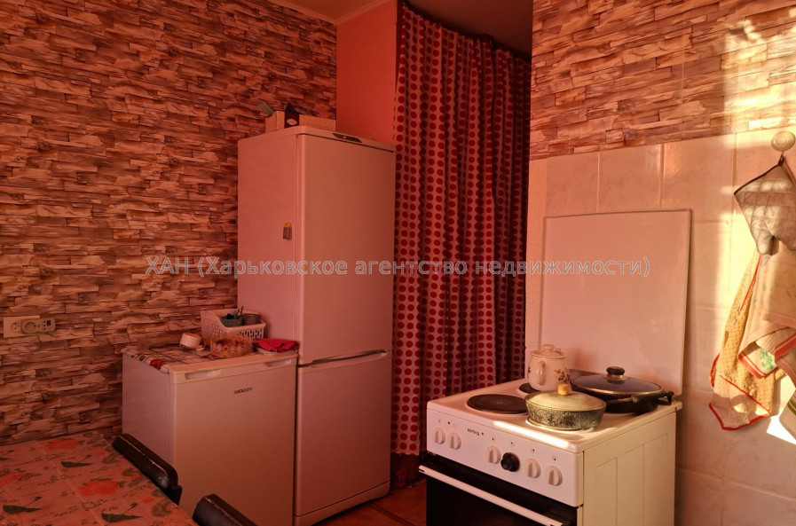 Продам квартиру, Александровский просп. , 3  ком., 65 м², косметический ремонт 