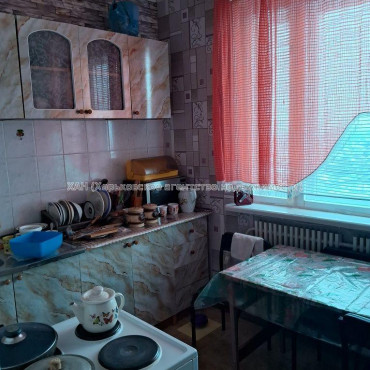 Продам квартиру, Александровский просп. , 3 кім., 65 м², косметический ремонт 