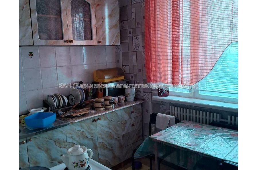 Продам квартиру, Александровский просп. , 3 кім., 65 м², косметический ремонт 