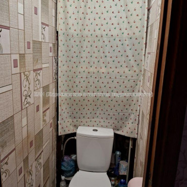 Продам квартиру, Александровский просп. , 3 кім., 65 м², косметический ремонт 