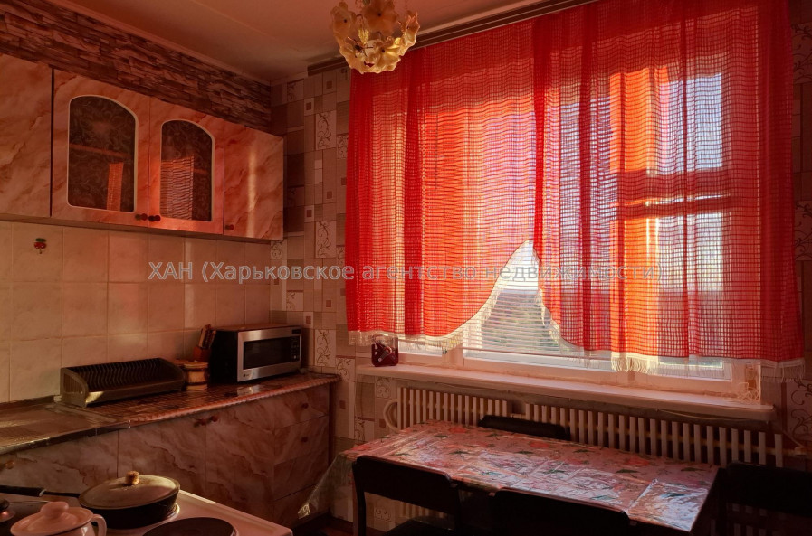Продам квартиру, Александровский просп. , 3  ком., 65 м², косметический ремонт 