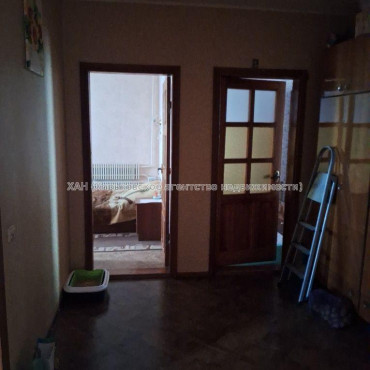 Продам квартиру, Александровский просп. , 3 кім., 65 м², косметический ремонт 