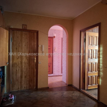 Продам квартиру, Александровский просп. , 3  ком., 65 м², косметический ремонт 