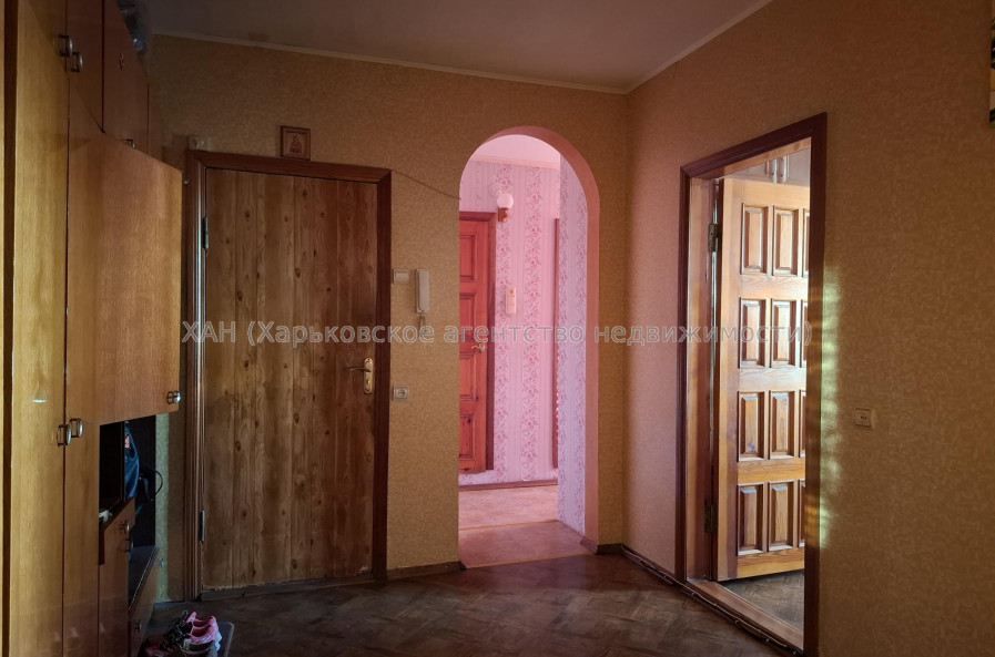 Продам квартиру, Александровский просп. , 3  ком., 65 м², косметический ремонт 