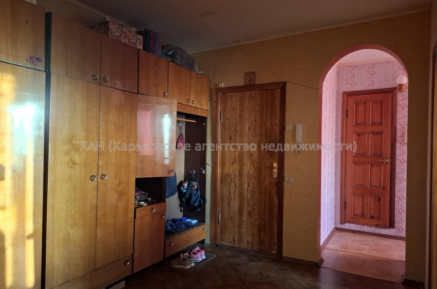 Продам квартиру, Александровский просп. , 3  ком., 65 м², косметический ремонт 