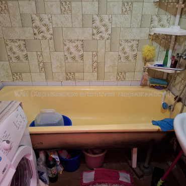 Продам квартиру, Александровский просп. , 3  ком., 65 м², косметический ремонт 