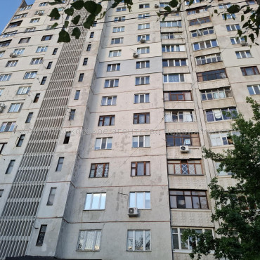 Продам квартиру, Александровский просп. , 3  ком., 65 м², косметический ремонт 