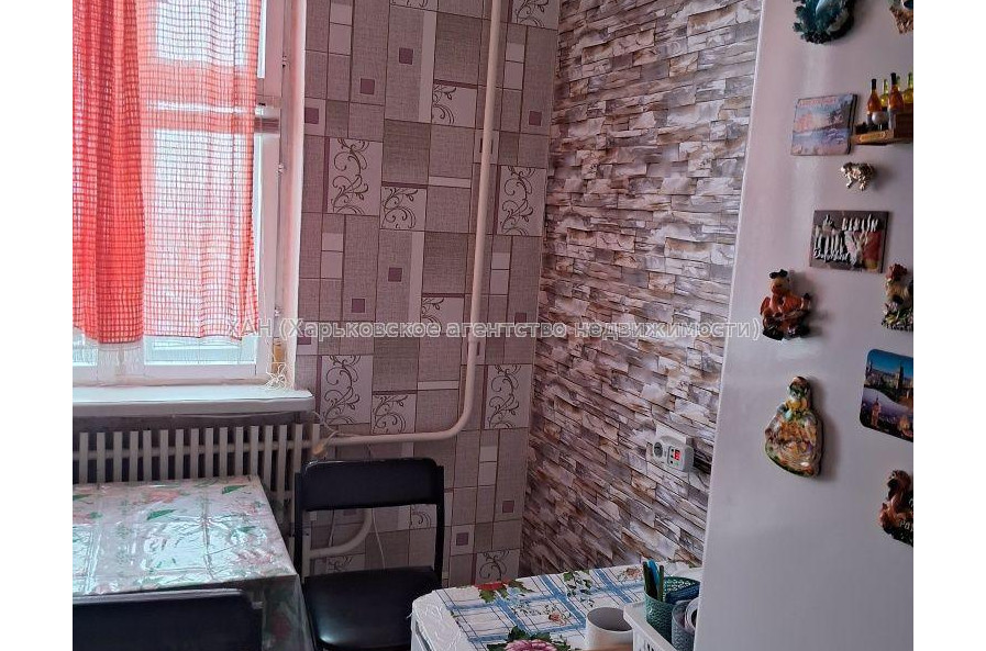 Продам квартиру, Александровский просп. , 3 кім., 65 м², косметический ремонт 
